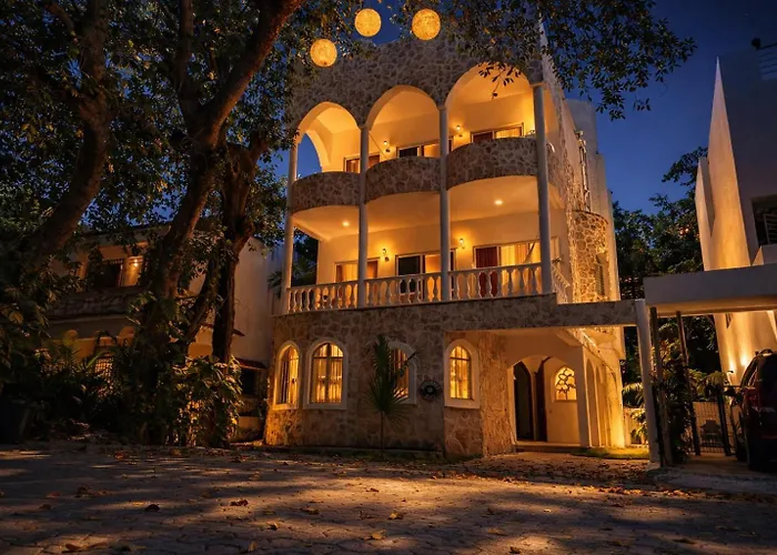 Romantic Luxury With Rooftop Jacuzzi - 50m From Villa